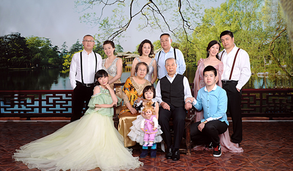 “共抗疫情，為(wèi)爱守候”天真摄影為(wèi)您提供24小(xiǎo)时線(xiàn)上咨询服務(wù)，让您足不出户也可(kě)以完成咨询及订单
